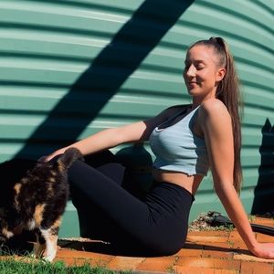 Meet your Posher, Kara